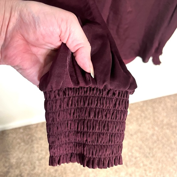 Alfani Deep Burgundy V-Neck Blouse With Gathered Cuffs. Size XL. EUC. - Picture 5 of 15